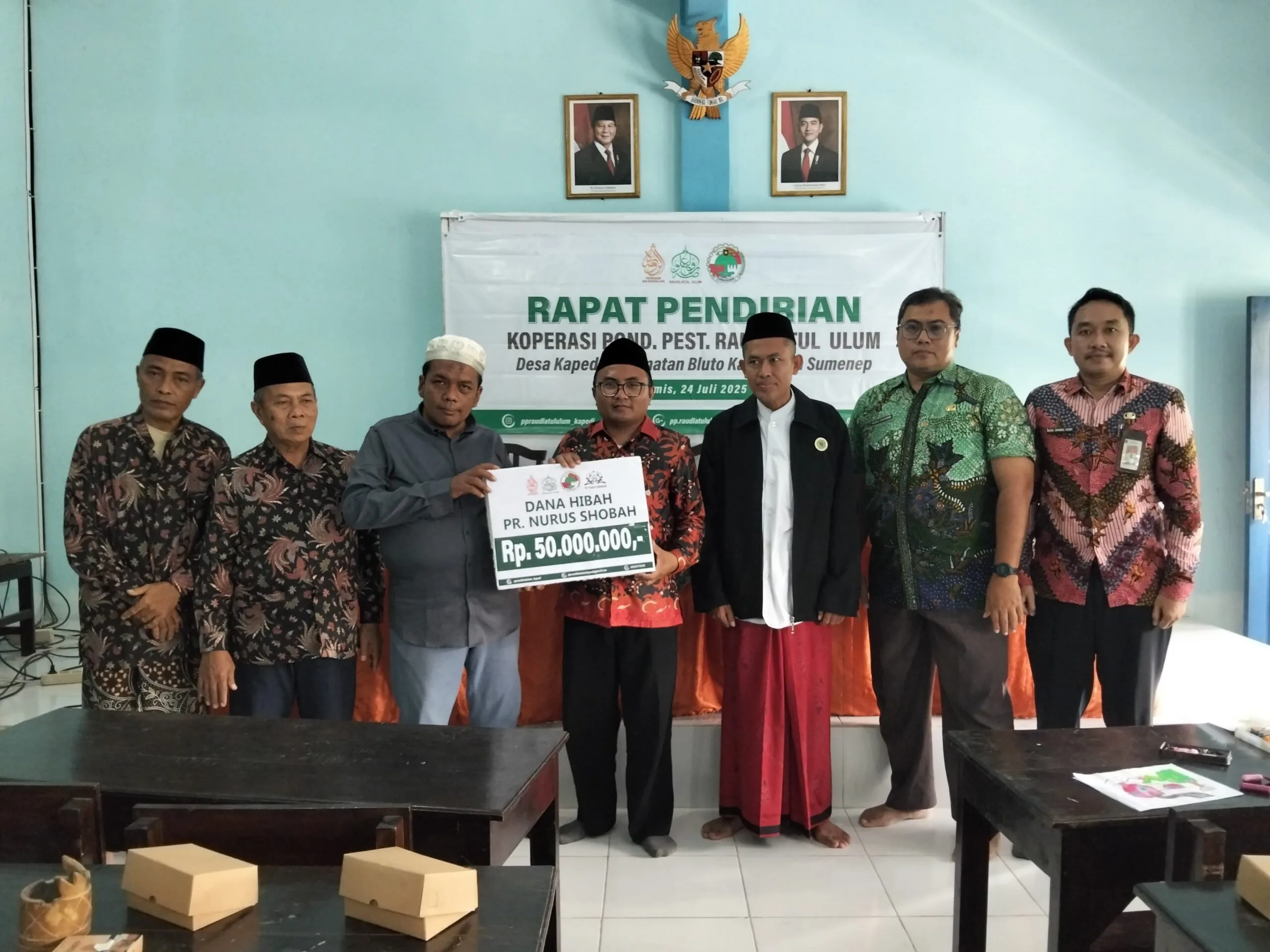 Pondok Pesantren Raudlatul Ulum Kapedi Dirikan Koperasi, PR. Nurus Shobah Salurkan Dana Hibah Rp 50 Juta